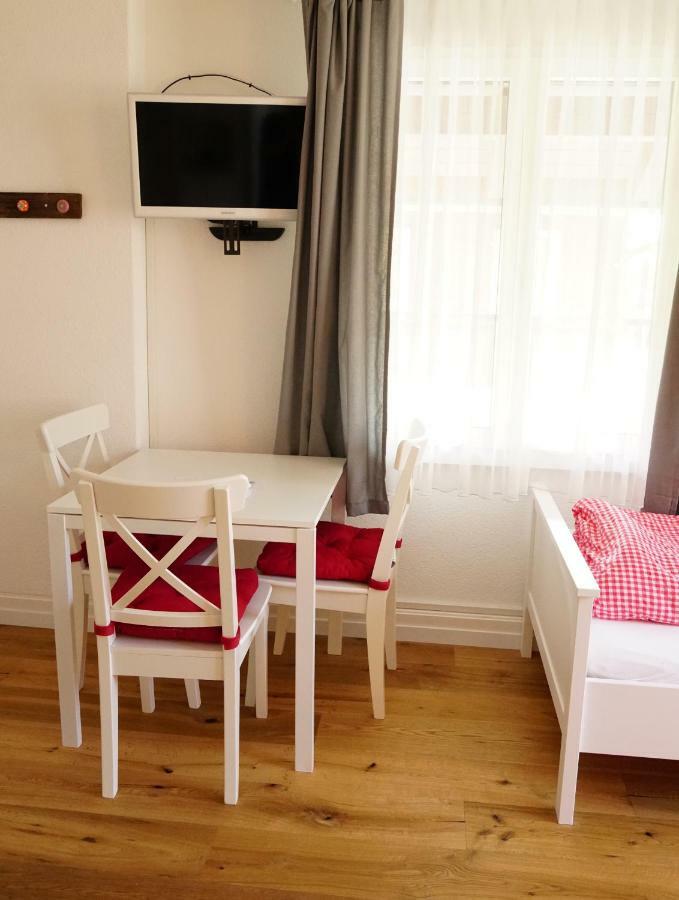 Adventure Guesthouse Interlaken Unterseen Esterno foto